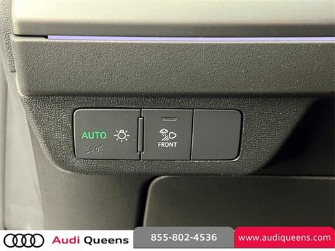 Used 2025 Audi Q4 e-tron Prestige image 21