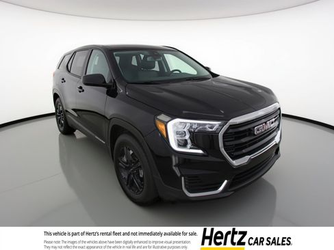 Used 2024 GMC Terrain SLE FWD image 1