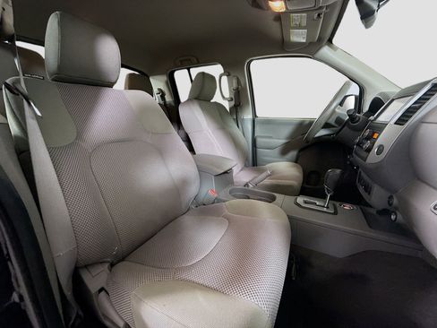 Used 2020 Nissan Frontier SV image 29