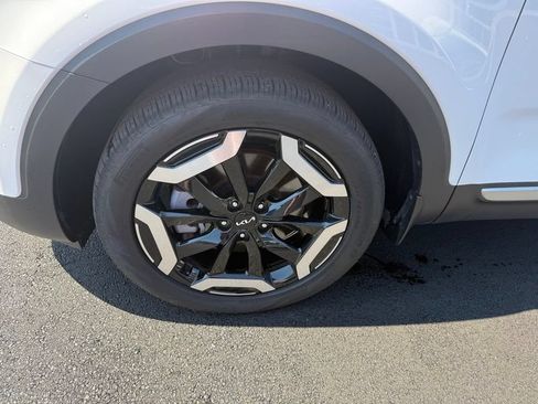 Certified 2024 Kia Telluride S w/ S Sunroof Package AWD/4WD image 19