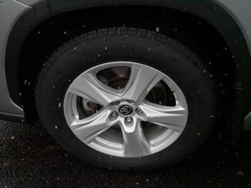 Certified 2024 Toyota Highlander LE image 20