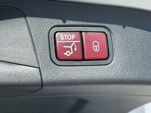 Certified 2025 Mercedes-Benz GLA 250 4MATIC image 22