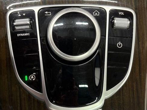 Used 2019 Mercedes-Benz C 300 4MATIC Sedan image 19