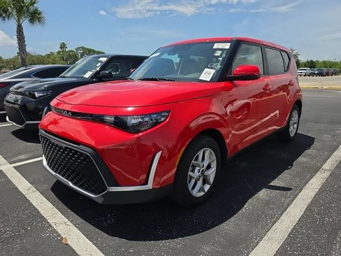Certified 2024 Kia Soul LX w/ Option Group 015 FWD image 6