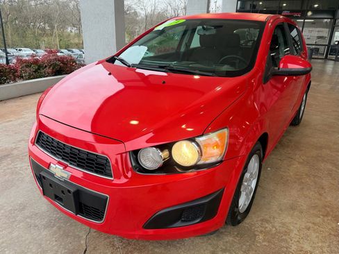 Used 2014 Chevrolet Sonic LT FWD image 3