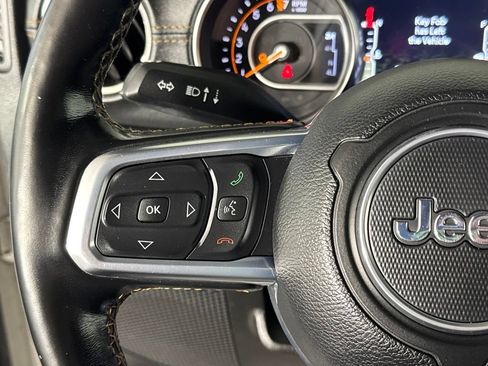 Certified 2021 Jeep Gladiator Overland AWD/4WD image 11