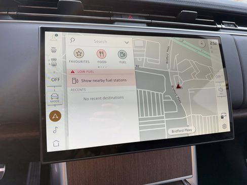 Used 2024 Land Rover Range Rover Long Wheelbase SE image 15