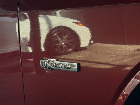 Used 2014 Dodge Challenger R/T image 15