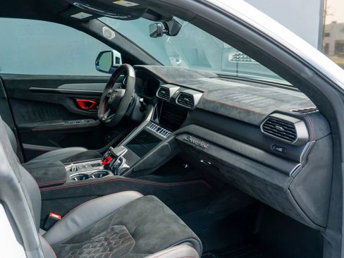Used 2023 Lamborghini Urus Performante AWD/4WD image 57