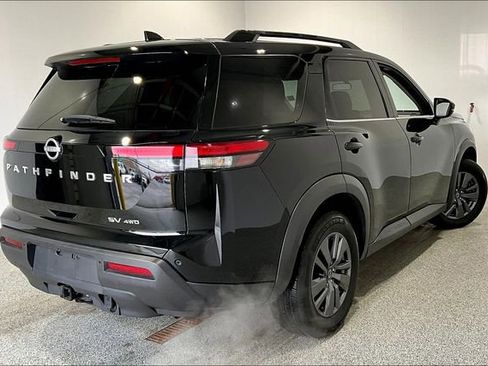 Used 2024 Nissan Pathfinder SV w/ SV Premium Package AWD/4WD image 5