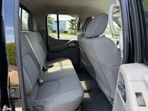 Used 2020 Nissan Frontier SV RWD image 10