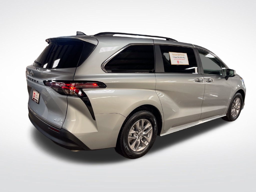 Certified 2025 Toyota Sienna XLE FWD image 5