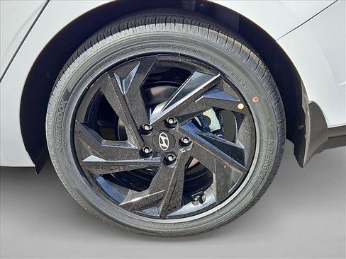 New 2026 Hyundai Elantra SEL Sport Premium image 10