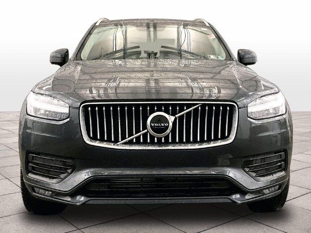 Used 2022 Volvo XC90 T6 Momentum w/ Climate Package AWD/4WD image 3