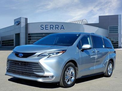 Used 2022 Toyota Sienna Platinum