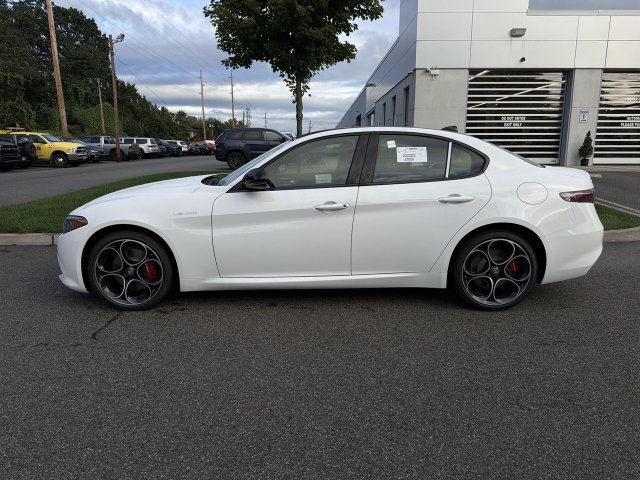 New 2026 Alfa Romeo Giulia AWD w/ Driving Assist Package image 5