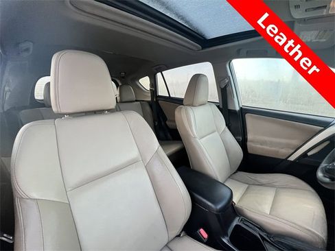 Used 2015 Toyota RAV4 XLE image 29