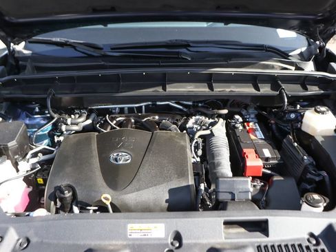 Used 2022 Toyota Highlander XLE FWD image 13