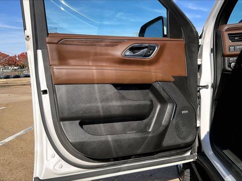 Used 2021 Chevrolet Suburban High Country image 26