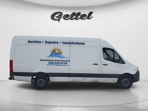 Used 2021 Freightliner Sprinter 2500 RWD image 4