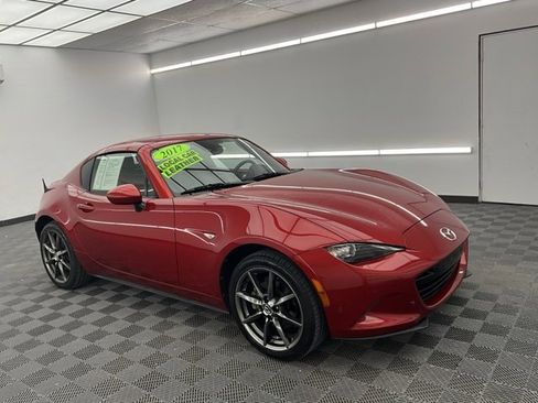 Used 2017 MAZDA MX-5 Miata RF Grand Touring image 3