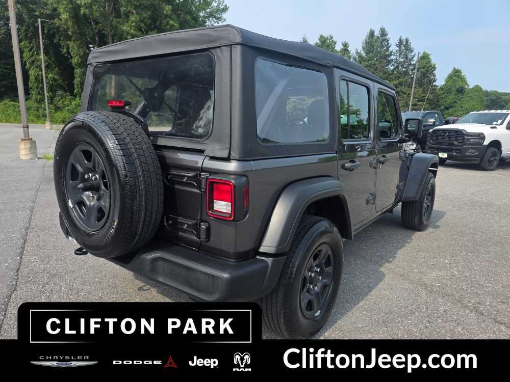 Used 2022 Jeep Wrangler Unlimited Sport AWD/4WD image 4
