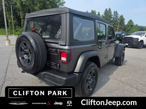 Used 2022 Jeep Wrangler Unlimited Sport AWD/4WD image 4