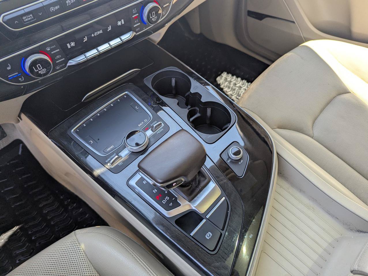 Used 2017 Audi Q7 3.0T Prestige AWD/4WD image 18