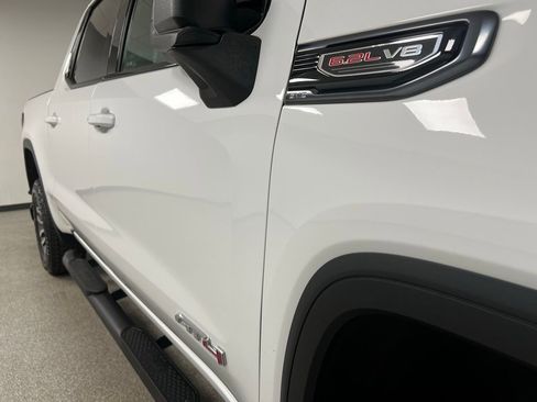 Used 2023 GMC Sierra 1500 AT4 w/ Technology Package AWD/4WD image 17