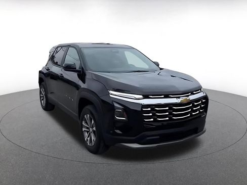 Used 2025 Chevrolet Equinox LT image 3