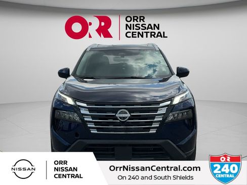 Used 2025 Nissan Rogue SV w/ SV Premium Package FWD image 2