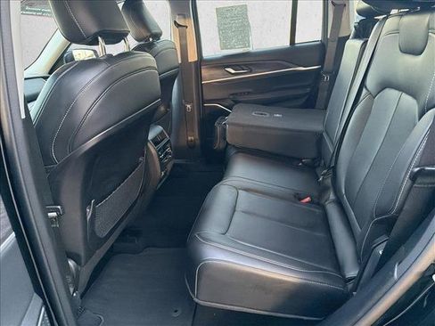 Used 2022 Jeep Grand Cherokee Limited RWD image 20
