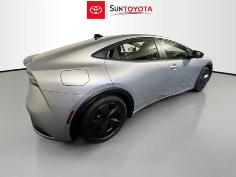 New 2026 Toyota Prius Plug-In Hybrid FWD image 4