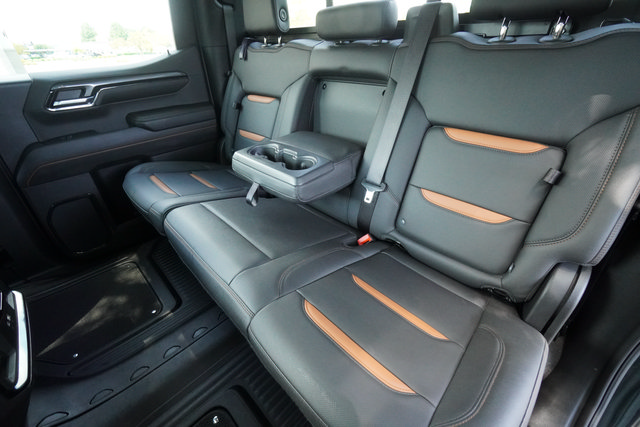 Used 2024 GMC Sierra 1500 AT4 w/ Technology Package AWD/4WD image 26