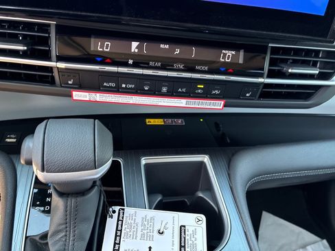 New 2026 Toyota Sienna XLE image 22