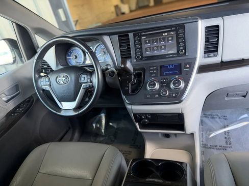 Used 2019 Toyota Sienna XLE w/ XLE Navigation Package image 25