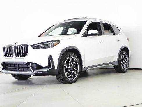 Used 2025 BMW X1 xDrive28i w/ Convenience Package AWD/4WD image 2
