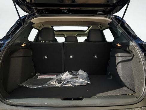 New 2026 Nissan Kicks SV w/ SV Premium Package image 8