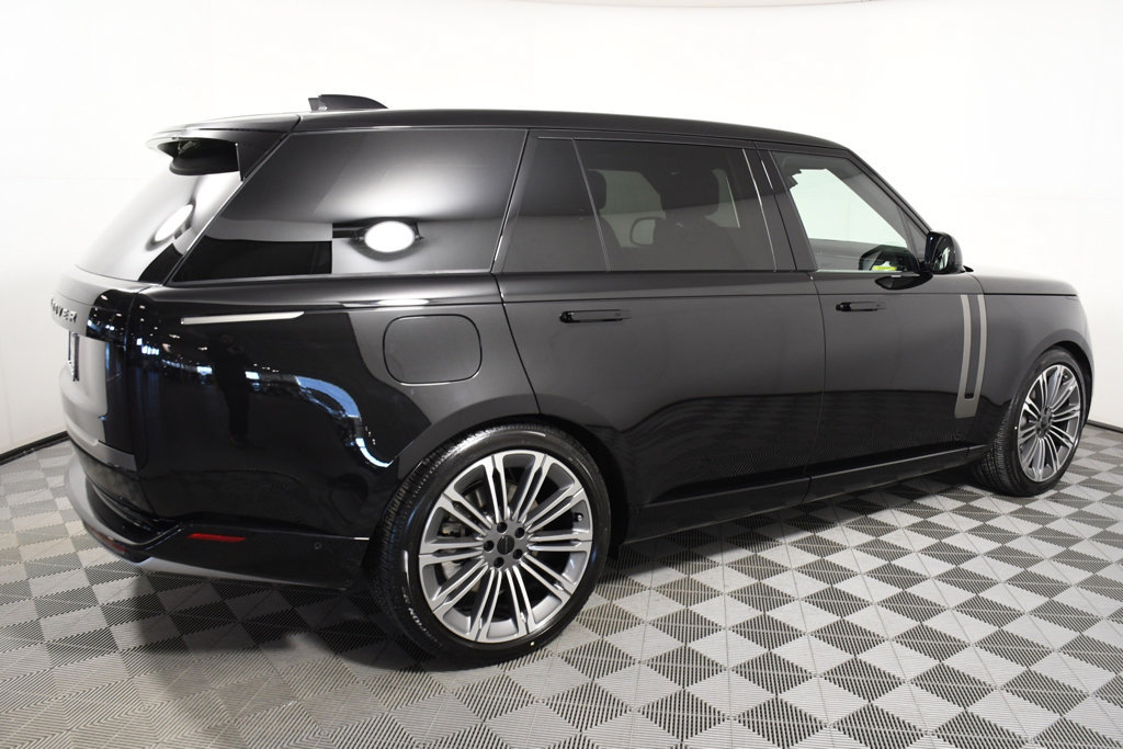 New 2026 Land Rover Range Rover Long Wheelbase SE AWD/4WD image 7