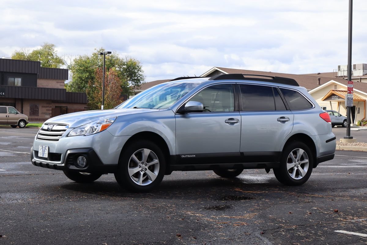 Used 2013 Subaru Outback 2.5i Premium AWD/4WD image 11