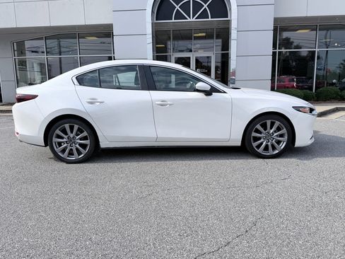 Used 2022 MAZDA MAZDA3 s FWD image 4