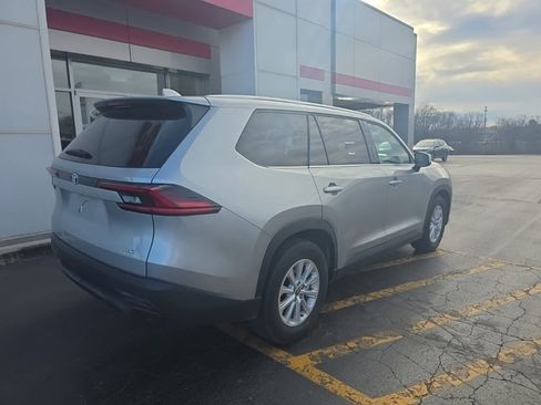 Used 2025 Toyota Grand Highlander AWD image 3