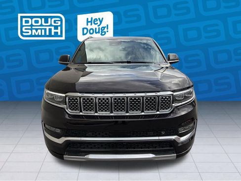 Used 2023 Jeep Grand Wagoneer Series III AWD/4WD image 8