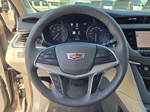 Used 2022 Cadillac XT5 Premium Luxury w/ Technology Package FWD image 25