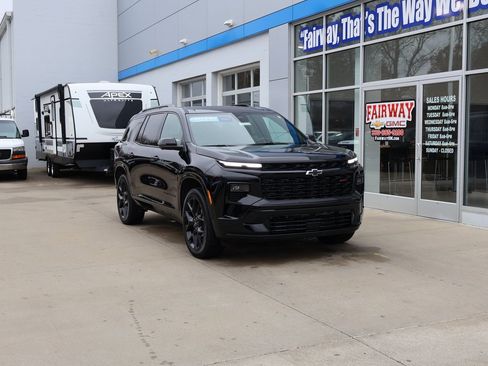 Certified 2024 Chevrolet Traverse RS w/ LPO, Floor Liner Package image 2