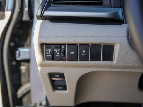 Used 2025 Honda Odyssey EX-L image 18