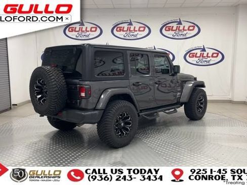 Used 2022 Jeep Wrangler Unlimited Sahara AWD/4WD image 8