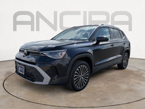 Used 2025 Volkswagen Taos SE image 6