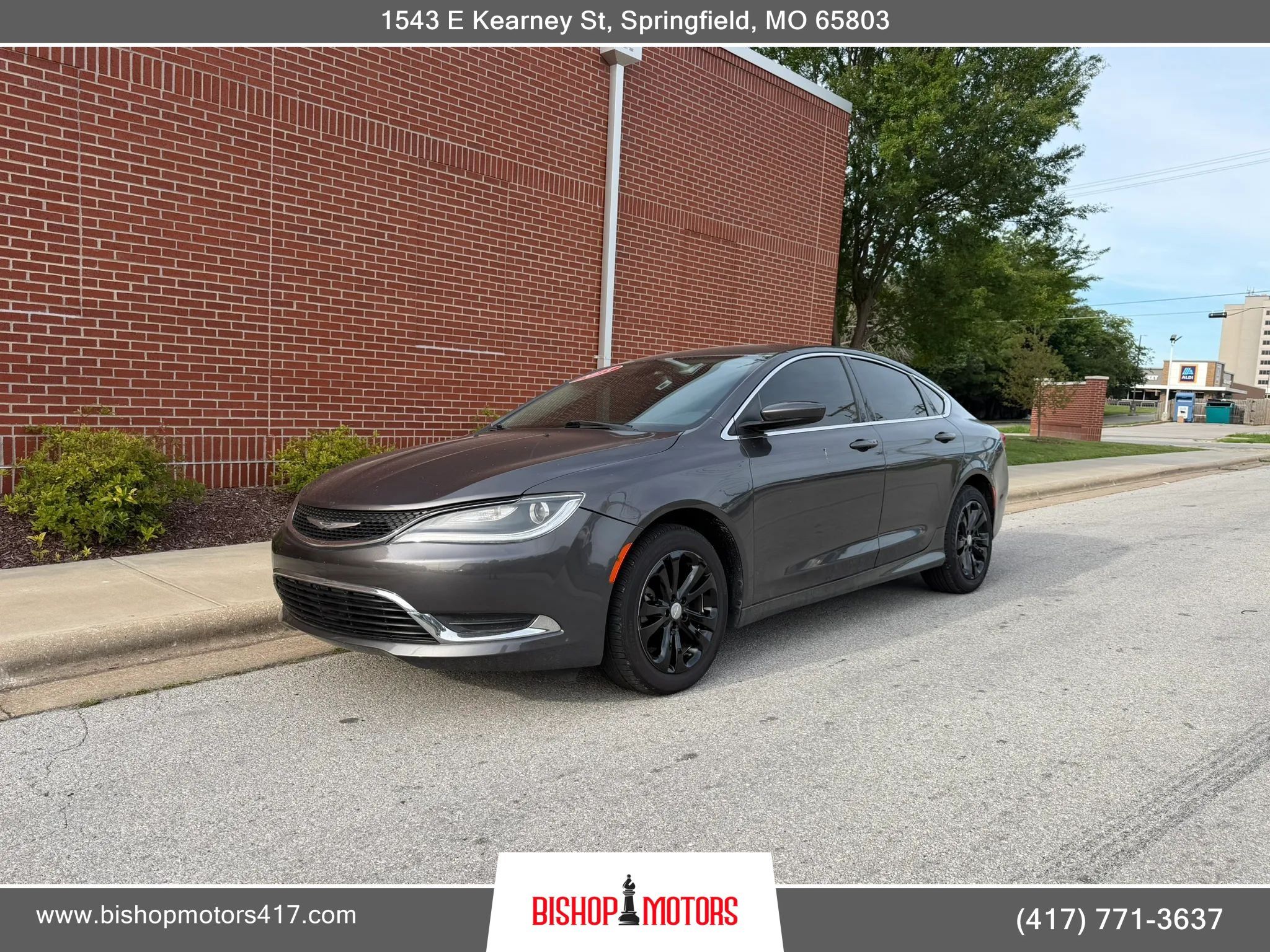 Used 2015 Chrysler 200 Limited w/ Convenience Group FWD image 1