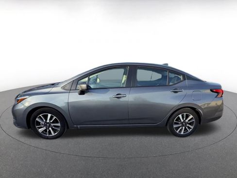 Used 2025 Nissan Versa SV image 9